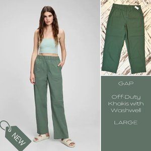 GAP -  Off-Duty Khakis with Washwell - Olive Green - Large